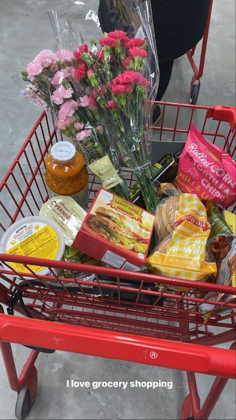 Healthy Grocery Cart Aesthetic, Grocery Cart Aesthetic, Nyc Dump, Grocery Shopping Aesthetic, April Vibes, Grocery Cart, Grocery Haul, Healthy Groceries, Trader Joe’s