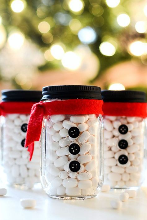 Mini Snowman Stocking Stuffersgoodhousemag Snowman Mason Jar, Mason Jar Christmas Crafts, Christmas Mason Jars Diy, Crafts Love, Snowman Craft, Mini Mason Jars, Jar Ideas, Diy Jar Crafts, Christmas Mason Jars