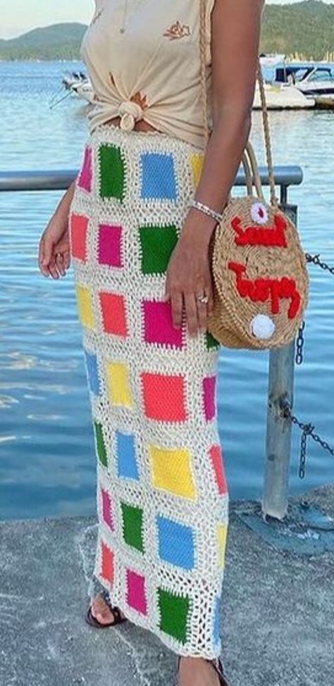 Crochet Patchwork Skirt, Patchwork Crochet, Patchwork Skirt, Crochet World, Crochet Skirt, Crochet Hooks, Straw Bag, Espadrilles, Skirt