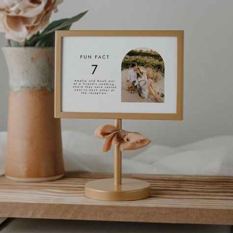 Minimalist wedding decor