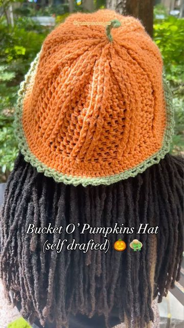 Qutie Pie Designs on Instagram: "Would you make this hat yourself? Let me know below!

I really love the slight frilly-ness of the brim along with the ridged detail along the sides! If enough people are interested I will release a pattern/tutorial :)

#crochet #blackcrochetersofinstagram #autumncrochet #fallcrochet #crochethat #pumpkinhat" Crochet Witch Hat, Crochet Witch, Pie Designs, Pumpkin Bucket, Pumpkin Hat, Crochet Fall, Tutorial Crochet, Pattern Tutorial, Yarn Projects