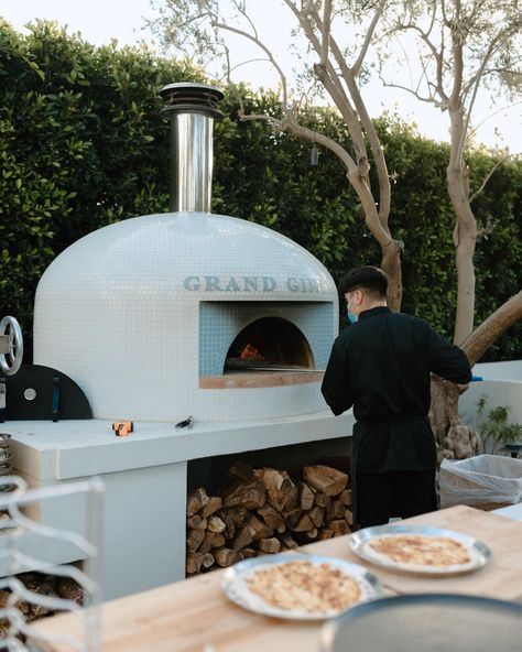 Check out the custom, Napoli 120 wood fired oven featured at the best new wedding and event venue in Old Town Orange, CA -- Grand Gimeno! Decked out in a Spanish Colonial Revival Style, the beauty of this facility is breathtaking, and it's the perfect place to host an event. (The food coming out of their oven is top notch too!)

Learn more: https://www.instagram.com/grandgimeno/ Tile Pizza Oven, Pizza Place Design, Pizza Oven Restaurant, Grand Gimeno, Oak Beam Fireplace, Pizza Oven Fireplace, Wood Oven Pizza, Bluefields, Beam Fireplace