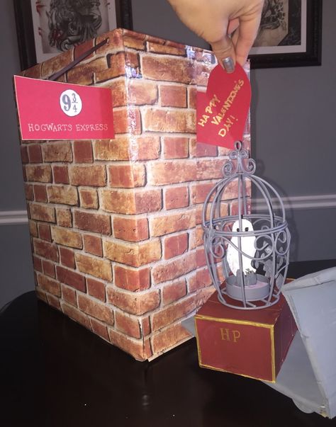 Percy Jackson Valentine Box Ideas, Harry Potter Mailbox Ideas, Hogwarts Valentine Box Ideas, Valentine Box Harry Potter, Harry Potter Shoe Box Project, Hedwig Valentine Box Ideas, Harry Potter Valentine Box Ideas, Valentines Day Harry Potter, Harry Potter Shoebox Diorama