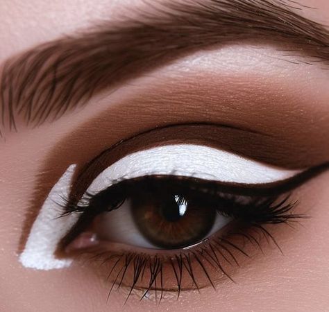 Brown And White Makeup Looks, White Eyeliner Brown Eyes, Brown And White Makeup, Brown Eyeshadow With White Eyeliner, Brown Graphic Liner, White Graphic Liner Hooded Eyes, White Eyeliner, Graphic Liner, Eye Makeup Art