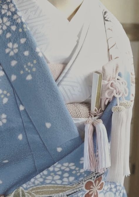 kamisato ayaka aesthetic genshin impact aes Look Kimono, Furisode Kimono, Kimono Japan, Turning Japanese, Japanese Wedding, Yukata Kimono, Wedding Kimono, Traditional Kimono, Japan Culture