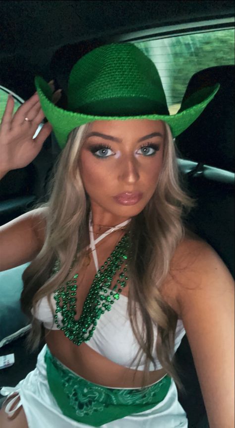 Unofficial St Patricks Day Outfits, Saint Patricks Day Party Outfit, St Patricks Day Clothes, At Patrick’s Day Party Outfits, Irish Festival Outfit, Nashville St Patricks Day Outfits, St Patricks Day Photo Shoot Women, St Patrick’s Day Parade Outfit, St. Patrick’s Day Outfit