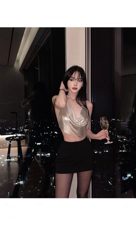 Korean Clubbing Outfit, Outfits For Club Night, Korean Club Outfit Ulzzang Fashion, Outfits For Club Night Going Out, Korean Club Outfit, Tight Skirt Outfit, Club Night Outfit, Clubbing Outfit, Bar Outfits