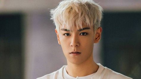 Big Bang's T.O.P reveals the number of times he's dated in ten years | allkpop Bigbang Top, Top Hairstyles For Men, Korean Men Hairstyle, Top Choi Seung Hyun, Gd And Top, Big Bang Top, Vip Bigbang, G-dragon, Asian Men Hairstyle