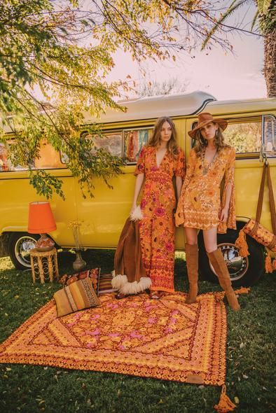 Wandering Folk, Yoga Studio Design, Hippie Baby, Historic Fashion, 60s And 70s Fashion, Mode Hippie, Hippie Life, Nine Lives, Picnic Rug