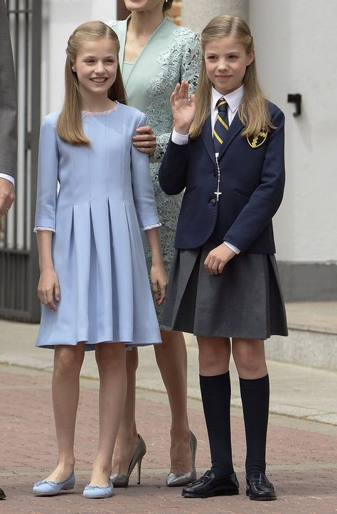 Leonor Princess Of Asturias, Princess Of Spain, Royal Girls, Princess Leonor, Familia Real, Spanish Royal Family, Royal Outfits, Princess Sofia, Princess Outfits