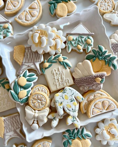 🍋 Never get tired of a lemon theme baby shower. Here's some close ups of these sweet cookies.🍋 Wishing the parents to be a big congratulations on their future little lemon. Thanks for making Cookie Notes by Shiri a small part of your big event! #losangelescustomcookies #customcookiesoflosangeles #smallbusinessowner #losangelescookies #sugarcookiesofinstagram #sugarcookieslosangeles #decoratedcookieslosangeles #sugarcookiemarketing #losangelesparty #lemonbabyshower #lemoncookies #babyshow... Greece Baby Shower Theme, Greek Baby Shower Theme, Lemon Theme, Baby Shower Wishes, Baby Shower Theme Decorations, Parents To Be, Simple Baby Shower, Sweet Cookies, Lemon Cookies