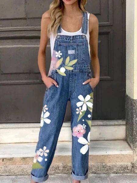 Hand Painted Denim Overalls, Painting Overalls Outfit, Painted Overalls Diy, Painted Overalls, Denim Jacket Diy Paint, Mums Homecoming Ideas, Senior Crown Ideas, Diy Mums, Senior Mums