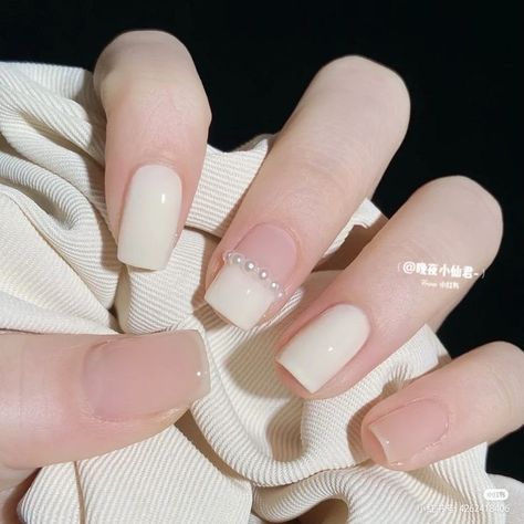 Simple Asian Nails, Nail Basic Korea, Korean French Nails, White Korean Nails, Unusual Nail Designs, Cartoons Movies, Hello Nails, Asian Nails, Subtle Nails