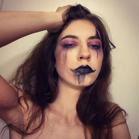 Messy clown makeup idea Messy Clown Makeup, Derby Makeup, Clown Halloween, Art Assignments, Makeup Idea, Clown Makeup, Halloween 2024, Book Stuff, Makeup Inspo