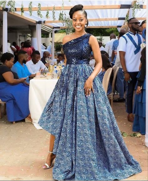 Lobola Outfits, Shweshwe Traditional Dresses, Seshoeshoe Dresses, South African Traditional Dresses, Dresses Pictures, African Traditional Wear, Shweshwe Dresses, Traditional African Clothing, Traditional Dresses Designs