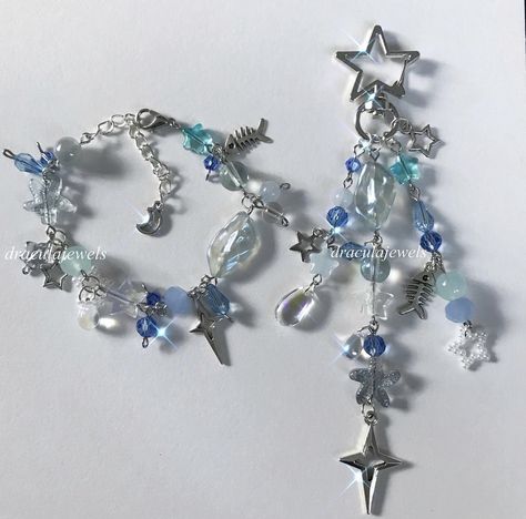 Beaded Blue Bracelets, Blue Charm Bracelet, Clutter Bracelet, Clutter Jewelry, Blue Bracelet Ideas, Handmade Keyrings, Blue Beads Necklace, Blue Bracelets, Beads Keychain