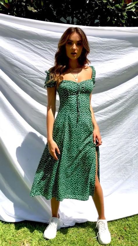 Trendy Long and Short Summer Dresses #summerdresses #summerdresses2019 #shortdresses #longdress #dresses #summerstyle Trendy Dresses Summer, Short Summer Dresses, Red Cocktail Dress, Trendy Summer Outfits, Dresses 2023, Vestidos Vintage, Cute Summer Dresses, Zac Posen, 가을 패션