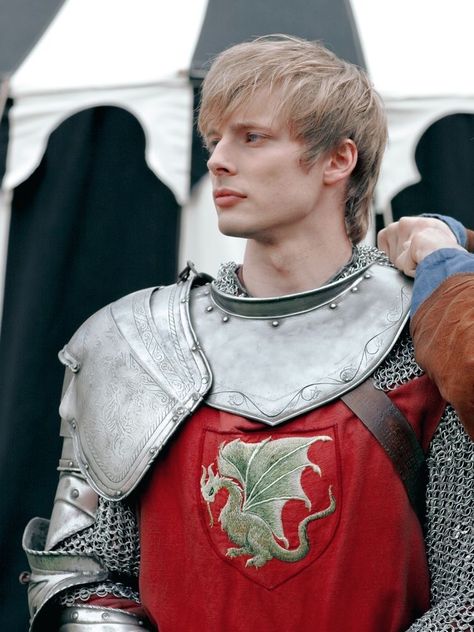 A r t h u r | england, bradley james e beauty gorgeous King Arthur Merlin, Merlin Characters, Rei Arthur, Merlin Show, Prince Arthur, Merlin Series, Merlin Bbc, Roi Arthur, Merlin Fandom