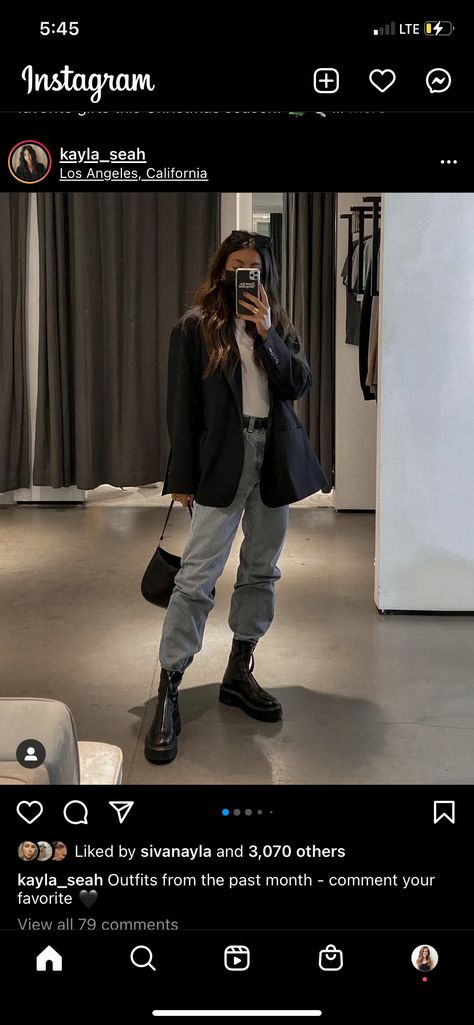 Baggy Jeans Tucked Into Boots, Baggy Pants Boots Outfit, Baggy Jeans And Boots Outfit, Baggy Jeans With Boots, Outfits With Black Ankle Boots, Jeans With Boots, Outfit Wishlist, 2023 Outfits, Boots Outfit Ankle