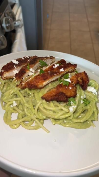 Green Spaghetti With Chicken, Mexican Green Spaghetti, Green Spaghetti Recipe Mexican, Green Spaghetti Recipe, Green Spaghetti, Chicken Spaghetti, Mexican Culture, Pasta Recipes, Spaghetti