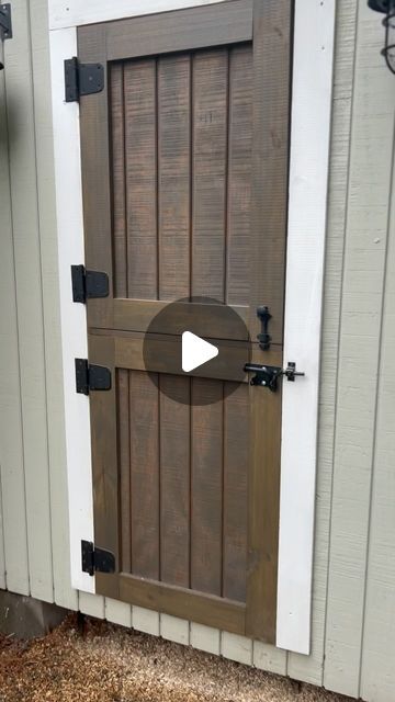 Brittni Poisson on Instagram: "The semi-Dutch door 🙌🏼✨

This style door will go on every coop I build from here on out. Aside from maybe the wallpaper, it’s my favorite feature and is incredibly functional.

If you want this door for your coop, the plans are in my bio! ✨

#chickencoop #backyardchickens #backyardflock #chickenkeeping" Dutch Door For Chicken Coop, Chicken Coop Dutch Door, Chicken Coop Door Ideas, Diy Dutch Door, Chicken Coop Doors, Dutch Doors Diy, Chicken Coop Door, Coop Door, Half Doors