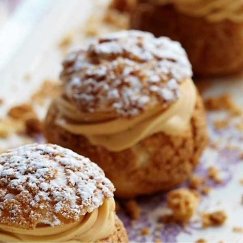 Easy Dinner Party Desserts, Profiteroles Recipe, Country Desserts, Dinner Party Dessert, Fine Dining Desserts, Caramel Desserts, Sweet Dough, Cold Desserts, Small Desserts