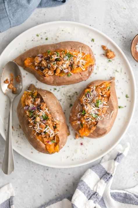 Stuffed Sweet Potatoes with Taco Seasoned Ground Turkey Ground Turkey Taco Meat, Seasoned Ground Turkey, Mexican Favorites, Homemade Taco Seasoning Mix, Healthy Taco, Taco Toppings, Ground Turkey Tacos, Stuffed Potatoes, Taco Shell