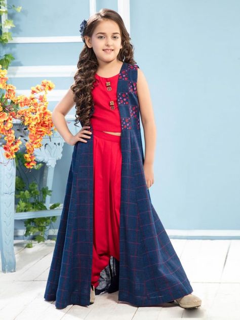 Traditional Kids Wear for Diwali 2019, Kids Fashion Trends, Salwar Kameez for kids, these are not like the same as women. The basic styles of punjabi salwar suits are not much in for girls fashion. But Palazzo styles and anarkali suits are still in for children. Also new indo western salwar suits for young girls is what trends for festive wear, kids wear for boys, diwali outfits 2019, diwali outfit ideas, diwali outfits pinterest, diwali outfits blog, diwali best dress, diwali baby dress, diwali Diwali Girl, Kids Winter Fashion Girl, Crop Top Outfits Indian, 12 Year Girl Dress, Pink And Grey Dress, Kids Wear Girls, Diwali Outfits, Kids Winter Fashion, Pakistani Salwar