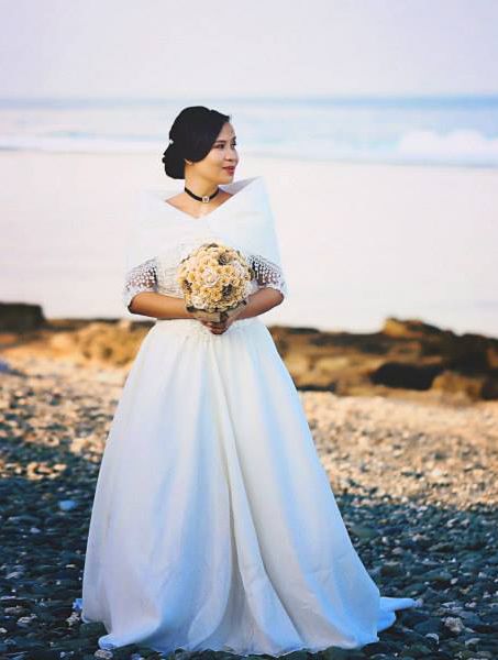 Maria Clara Wedding Gown worn in a simple wedding in Luna La Union Maria Clara Wedding Gown, Maria Clara Wedding Dress, Maria Clara Gown, Filipina Wedding, Filipina Dress, Filipiniana Wedding Dress, Filipiniana Wedding Theme, Occasional Dress, Minimal Capsule Wardrobe