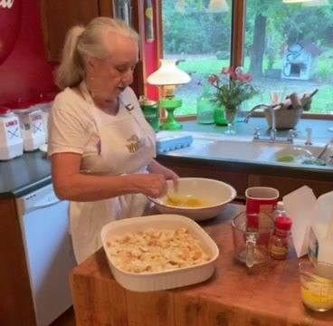 brenda gantt cooking videos - Yahoo Video Search Results Brenda Gantt Bread Pudding Recipe, Cooking With Brenda Gantt Recipes, Leftover Biscuits, Brenda Gnatt, Brenda Gantt Recipes, Pineapple Pudding, Cooking With Brenda Gantt, Cabbage Casserole Recipes, Happy Sunday Morning