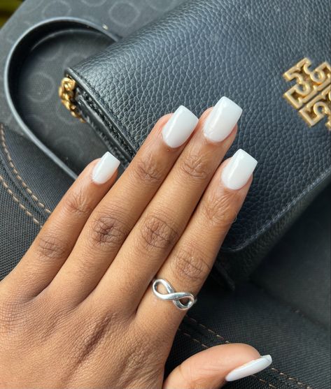 Egg White Nails, Short Medium Square Nails, Funny Bunny Square Nails, White Chrome Nails Square, Opaque White Nails, Funny Bunny Nails, Squoval Acrylic Nails, Round Square Nails, White Chrome Nails