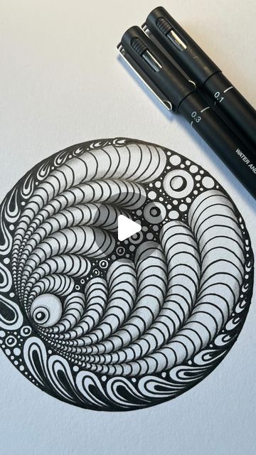 Leza on Instagram: "Hello lovely creative people, it’s been really hot these last few days in the uk and trying to create in the heat has been hard so I thought I’d share some WIP with you all,   Thank you for watching💚  #zentangle #zendoodle #doodle #abstractart #tangleart #freehand #unipin  #artistoninstagram #artoftheday #uniball #artforrelaxion #patternart #intuitiveart #drawingoftheday #handdrawing #blackinkart #penartist #creativeart #femaleartist #finelineart #orignalartworks #ownartwork #etsyseller #etsyshop #patternartoftheday #uniqueart #reels" Spiral Mandala Drawing, Zentangle Circle Patterns, Circle Zentangle Patterns, Radial Zentangle Patterns, Circle Zentangle, Circle Doodles Zentangle Patterns, 1930s Christmas, Optical Illusions Drawings, Zendoodle Art