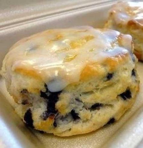 Weight Watchers Cake Mix Recipes, Weight Watchers Cake, Blueberry Biscuits, Grandma Recipes, Honey Glazed Ham, Food Food Recipes, Breakfast Eggs, Biscuit Recipes, Biscuits Recipe