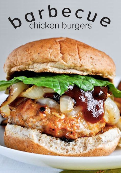 This Barbecue Chicken Burger recipe is piled high with toppings and packed with flavor for an easy weeknight dinner. Bbq Chicken Burgers, Buffalo Chicken Burgers, Ground Chicken Burgers, Chicken Burgers Recipe, Ground Chicken Recipes, Deli Sandwiches, Chicken Burger, Recipes Book, Caramel Cake