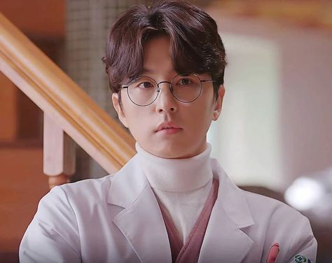 Dr Bae Romantic Doctor, Shin Dong Wook, Dr Romantic, Romantic Doctor Teacher Kim, Dr. Romantic, Girls With Cameras, Medical Drama, Dong Wook, Drama Film