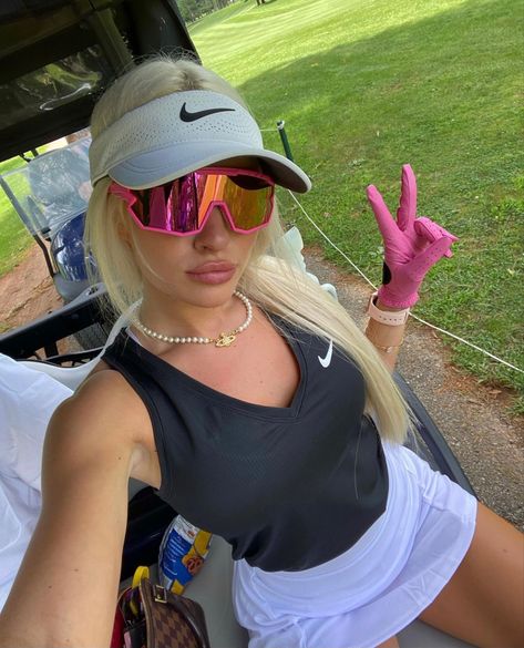 Youth Softball, Cute Golf Outfit, Golf Attire Women, Golf Inspiration, Summer Golf, Girls Golf, Womens Golf Fashion, Club Fits, Cycling Glasses