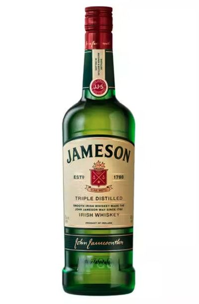 With the help of Women Who Whiskey, we ranked 14 popular Irish whiskey brands from worst to best, or rather good to best. Here's the list.#whiskey #drinks #irish Whisky Jameson, Good Whiskey Brands, Irish Whiskey Brands, Irish Cocktails, Best Irish Whiskey, Whisky Chivas, Jameson Whiskey, Glass Wear, Jameson Irish Whiskey