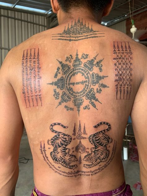 Muay Thai Back Tattoo, Paed Tidt Sak Yant Tattoo, Thai Back Tattoo, Japanese Tattoo Art Back, Tattoo Full Back, Muay Thai Tattoo, Ancient Talisman, Khmer Tattoo, Buddhist Tattoo