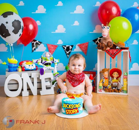 Toy Story 1st Birthday, Andy's Room, Baby First Birthday Themes, Toy Story Party Decorations, Baby Tattoo, Toy Story Baby, Dessert Table Birthday, Toddler Photoshoot, Toy Story Theme