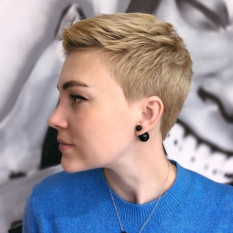 30 Trendy Hairstyles to Inspire You Short Haircuts Ideas, Androgynous Hair, Haircuts Ideas, Short Hair Pixie Cuts, Short Hair Undercut, Super Short Hair, Cut Her Hair, Very Short Hair, Short Hair Haircuts