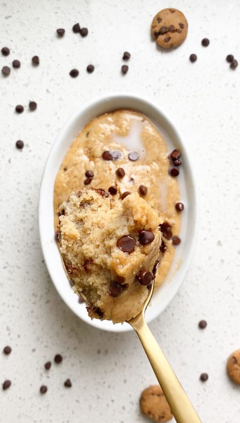 Cookie Dough Oatmeal Healthy, Baked Oats Cookie Dough, Baked Oatmeal Cookie Dough, Chocolate Chip Baked Oats No Banana, Banana Protein Baked Oats, Chocolate Chip Cookie Baked Oats, Baked Oats Cookie, Cookie Dough Baked Oatmeal, Cookie Dough Breakfast