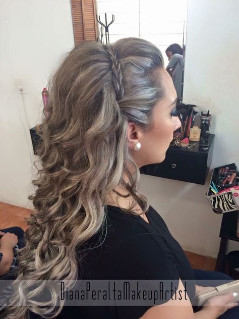 Beauty curls Peinados Elegantes Sueltos, Beehive Hair, Peinados Fáciles Para Cabello Corto, Bridal Hair, Balayage, Dreadlocks, Hair Color, Hair Cuts, Long Hair Styles