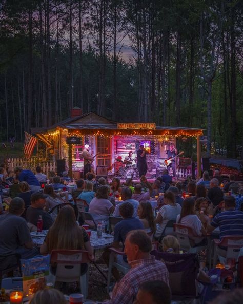 Backyard Concert, Small Concert, Mini Stage, House Concert, Enchanted Places, Concert Venues, Street Festival, Little Big Town, Southern Travel