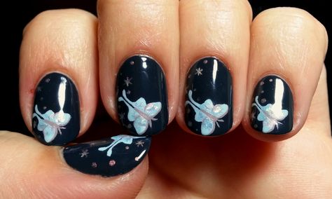 Moth Nail Art, Moth Nails, January Nail Art, Nail Art Fall, January Nail, Queer Fashion, Luna Moth, Cool Nail Art, Perfect Nails