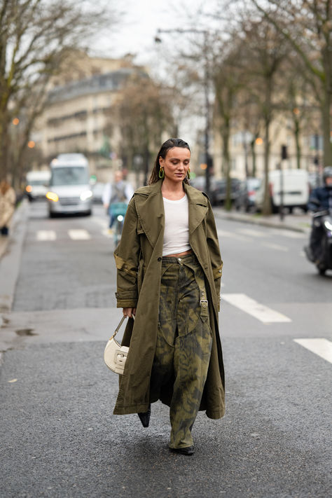 3 Outfits Ideas, Street Fashion Outfit Ideas, Trench Coat Street Style, Activewear Photoshoot, Sports Chic Outfit, Camouflage Outfits, Top Street Style, Winter Closet, Winter Fashion Outfits Casual