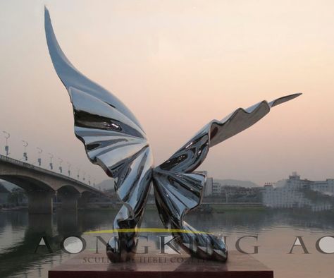 Butterfly Installation, Cheetah Statue, Butterfly Statue, Sculpture Landscape, Butterfly Sculpture, Landscape Sculpture, Environmental Sculpture, Street Landscape, Stainless Steel Sculpture