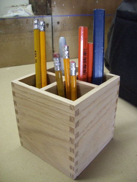 An "exercise in fundamentals" pencil box. Pencil Pouch Ideas, Pencil Box Ideas, Crochet Pencil Pouch, Dovetail Box, Pouch Ideas, Wood Pencil Holder, Crochet Pencil, Wooden Pen Holder, Diy Pencil Case