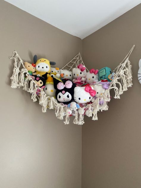 Sanrio Bedroom Ideas Kuromi, Sanrio Themed Bedroom, Kuromi Bedroom, Shared Baby Rooms, Sanrio Room Decor, Xbox Room, Plush Hammock, Sanrio Bedroom, Kuromi Room