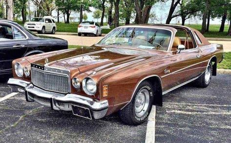 This 1977 Chrysler Cordoba has T-Tops and almost every other available option, including a 400 V8! Chrysler Cordoba, Luxury Car, Barn Finds, Ticks, What Happened, Cool Cars, Luxury Cars, Cars, Travel