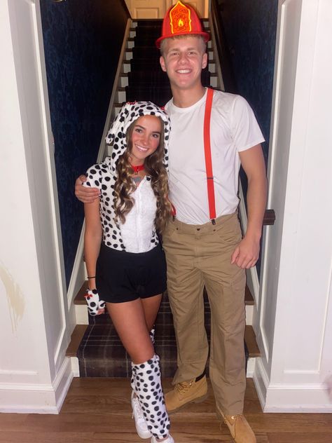 halloween couples costume firefighter dalmatian Halloween Ideas Costumes Couples, Biracial Couple Halloween Costumes, Easy Couple Costumes For Halloween, Couples Costume Funny, 2000s Halloween Costume Ideas, Easy Couple Costumes, 2000s Halloween Costume, Last Minute Couples Costumes, Halloween Couples Costume